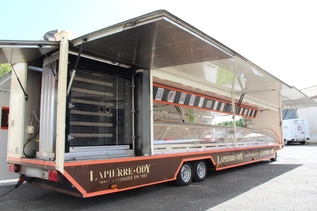 Remorque etal - vitrine froide 8 m + zone rôtissoire - 28 000€