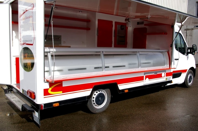 Camion tournées marchés boucher, 2012, 55.000km, 4 mètres----------45.000€