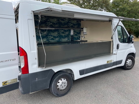 CAMION FLEURISTE - 104 000 KM - 25000€ TTC