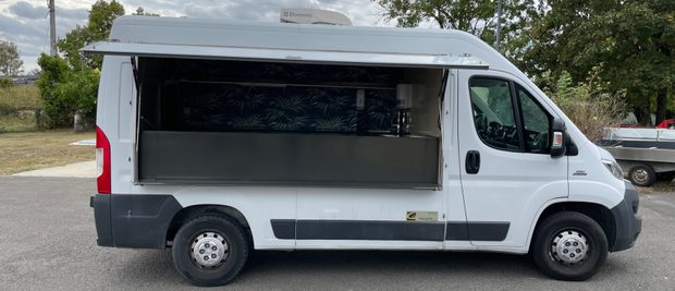 CAMION FLEURISTE - 104 000 KM - 25000€ TTC