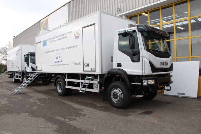 6700 X-RAY MEDICAL TRUCK