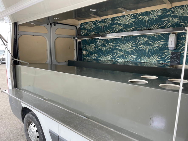 CAMION FLEURISTE - 104 000 KM - 25000€ TTC