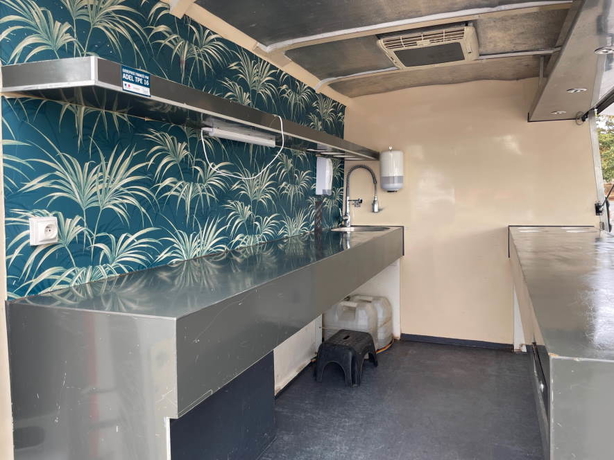 CAMION FLEURISTE - 104 000 KM - 25000€ TTC