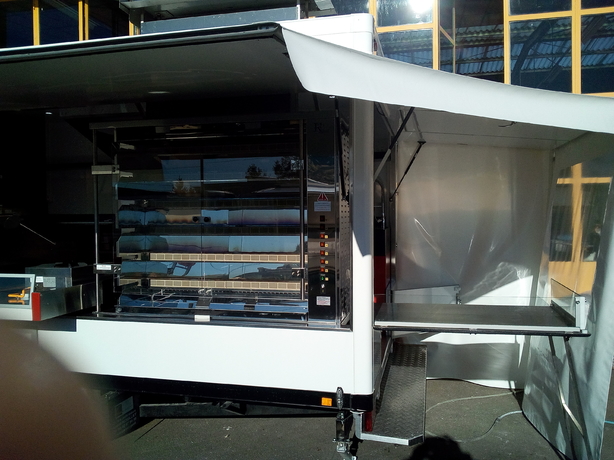 Remorque magasin rôtisserie charcutier traiteur Food truck ( caravi )