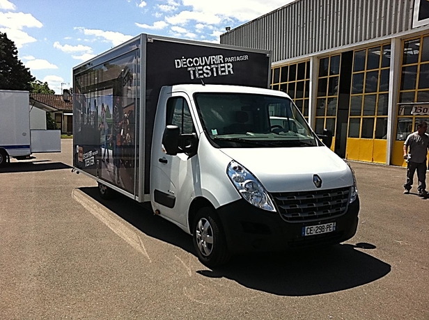 Show room truck